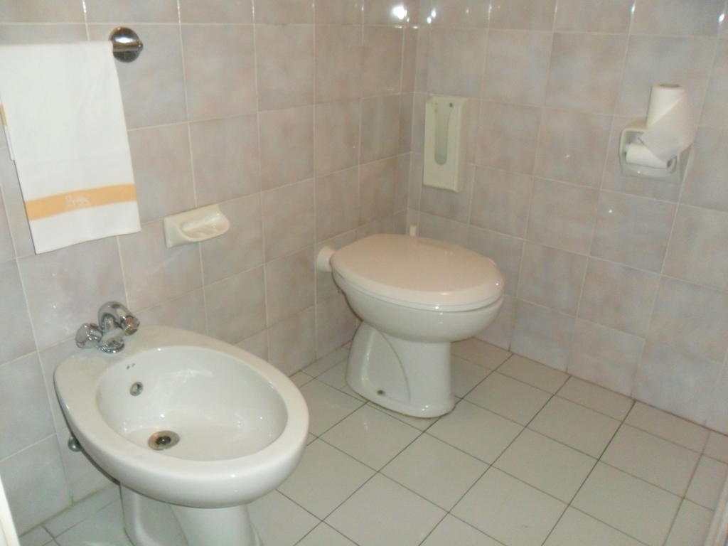 Albergo Romeo Ноли Екстериор снимка